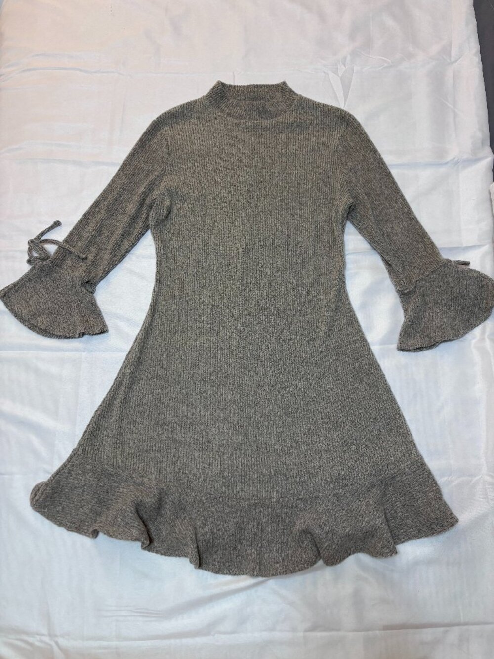 LC Lauren Conrad Petite Gray Ribbed Knit Ruffle Sweater Dress Size PL
